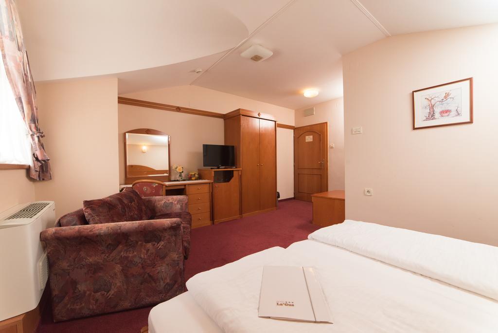 Hotel Lagus Gornji Kneginec Екстер'єр фото